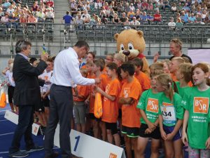 Mary-Poppins-Grundschule, ISTAF 2016, Platz 1 und 3 bei der 16 x 50m Staffel