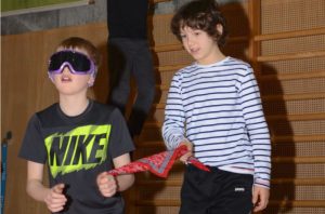 Pralympischer Tag 2015 der Mary-Poppins Grundschule, Blindenführung