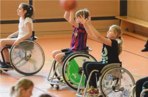 Pralympischer Tag 2015 der Mary-Poppins Grundschule, Rollstuhl-Basketball
