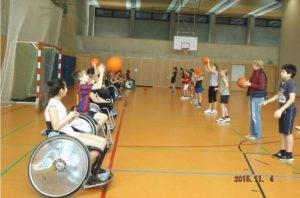 Pralympischer Tag 2015 der Mary-Poppins Grundschule, Rollstuhl-Basketball