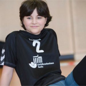 Pralympischer Tag 2015 der Mary-Poppins Grundschule, Sitzvolleyball